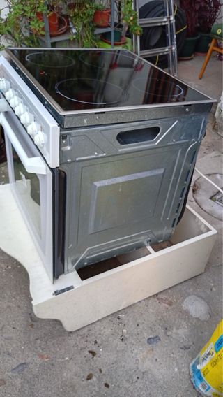 Vitrocerámica Edesa 4 fuegos con horno