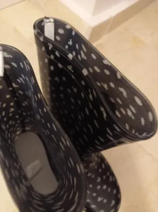 2 Zapatillas NUEVAS y Botas de Regalo