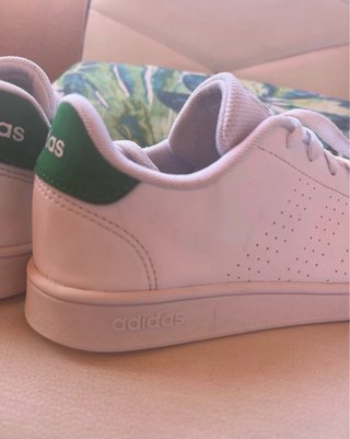 Zapatillas Adidas John Smith blancas y  verdes
