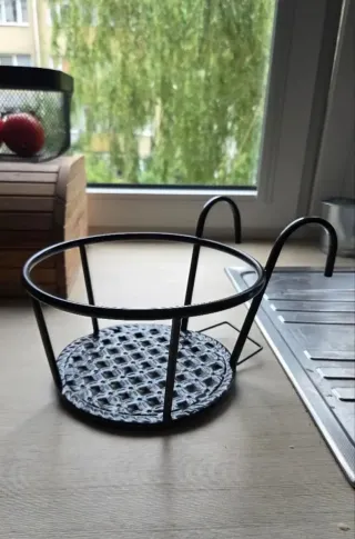 Soporte para macetas colgantes metal.