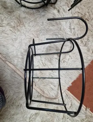 Soporte para macetas colgantes metal.