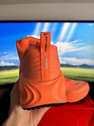 Nike Vomero Plus - Naranja