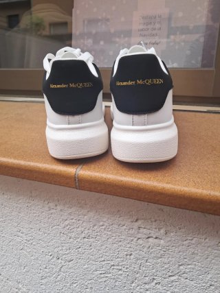 Alexander McQueen Blancas