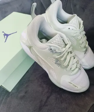 Zapatillas Nike Air Jordan Verdes y Blancas