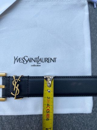 Cintura YVES SAINT LAURENT nera con fibbia oro