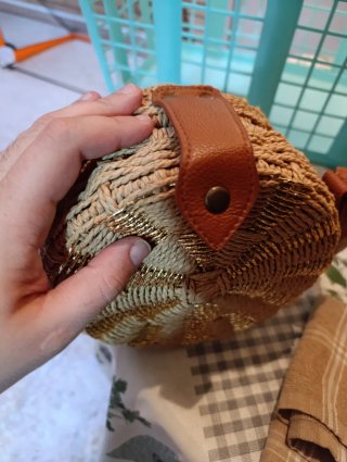 Bolso de verano redondo.