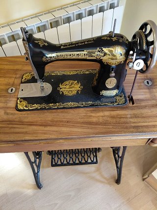 Máquina de coser Singer antigua