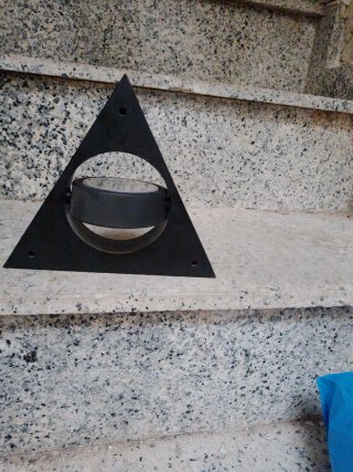 Reloj de sobremesa triangular