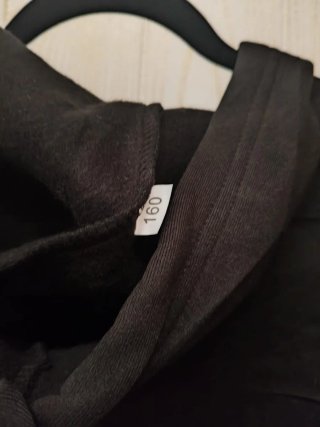Sudadera con estampado calavera