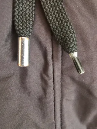 Chaleco acolchado Zara con capucha
