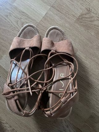 Sandalias Unisa plataforma tacón madera
