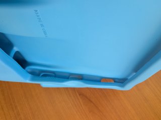 Funda infantil para tablet azul, nueva a estrenar.