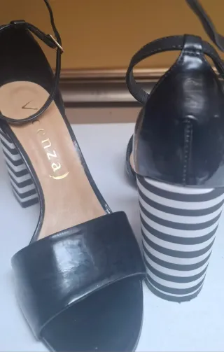 Sandali Vicenza n.37 tacco righe bianche e nere