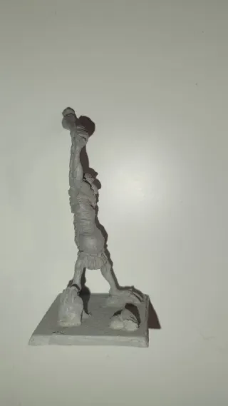 Troll de piedra "Golfista"