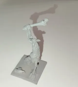 Troll de piedra "Golfista"