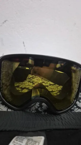 Pantalón y gafas de esquí Decathlon