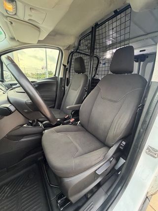 Ford Transit Courier 2021