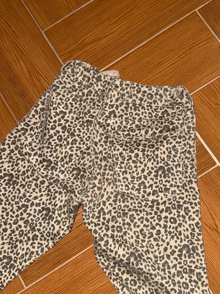 Pantalón estampado leopardo cómodo