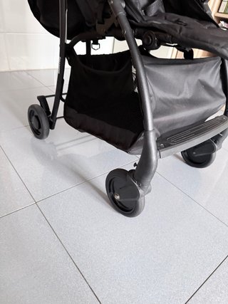 Carro de paseo plegable negro