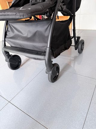 Carro de paseo plegable negro