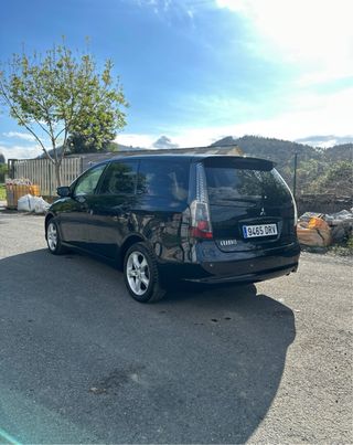 Mitsubishi Grandis 2005