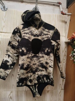 Traje de buceo camuflaje