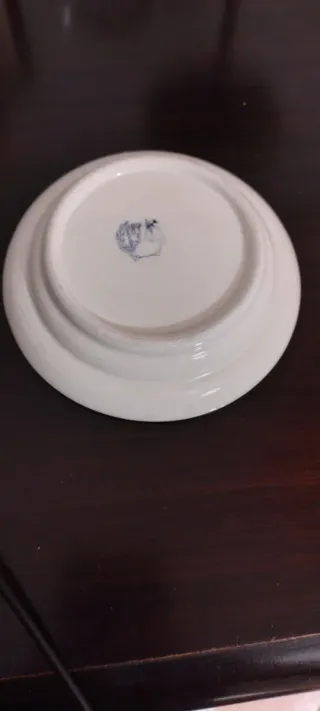 Piattino antico decorato a mano
