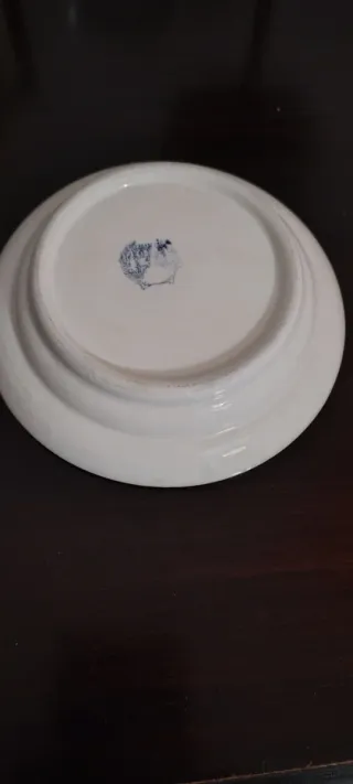 Piattino antico decorato a mano
