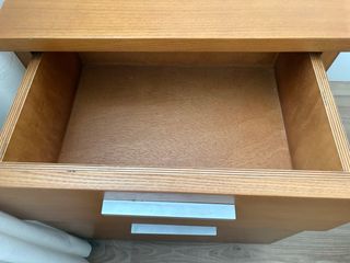 Mesita de noche de madera maciza, venta en persona