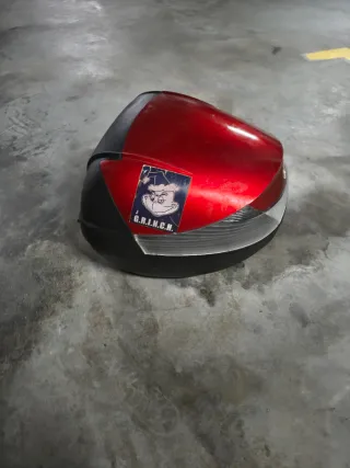 Maleta Kymco para moto, color rojo y negro