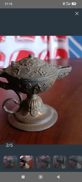 Antico porta incenso in metallo