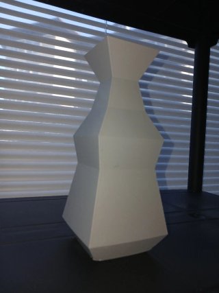 Vaso grigio in plastica