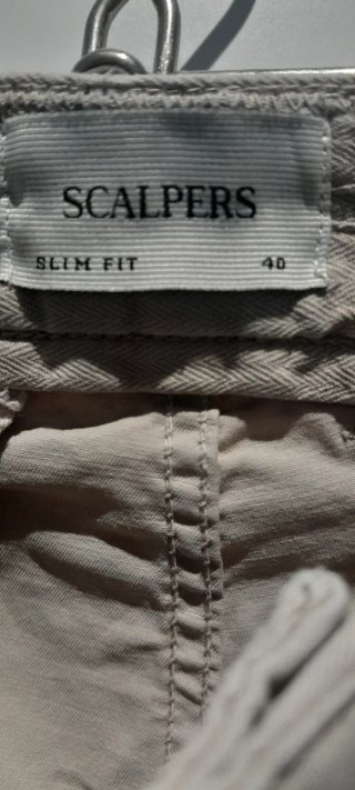 Pantalón chino Scalpers chico talla 40