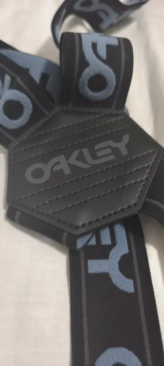 Tirantes Oakley Esquí