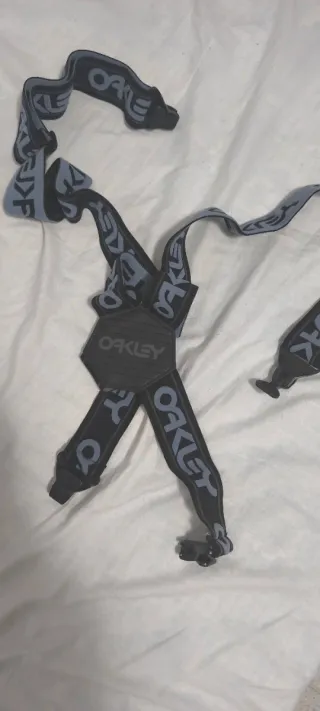 Tirantes Oakley Esquí
