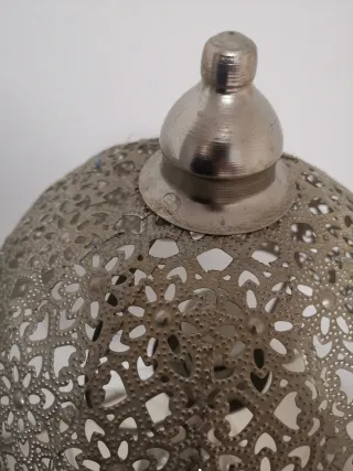 Lámpara de mesa plateada