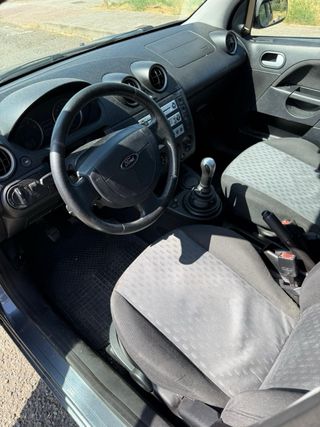 Ford Fiesta 2004