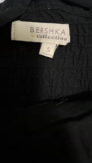 Mono Bershka negro fruncido espalda cruzada