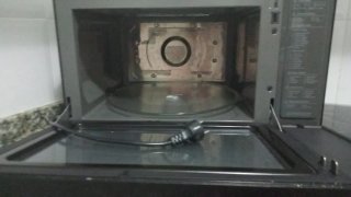 Microondas LG MJ3965BPS 39L 4 en 1.
