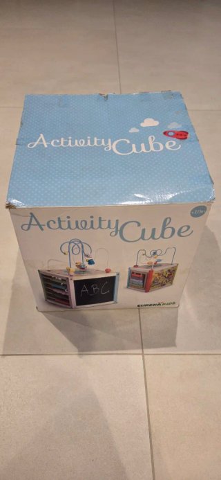 Cubo de actividades para bebés