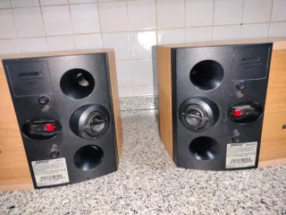 Altavoces Bose Negros y Marrones