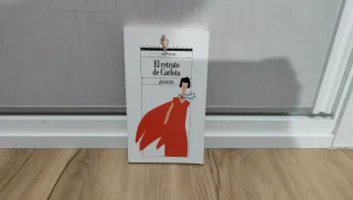 Libros infantiles, novela y enciclopedia.