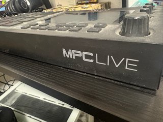 Akai MPC Live 1 + Maletín