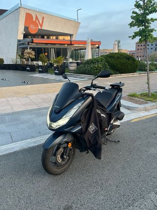Honda PCX 125cc Negra/Gris
