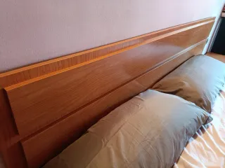 Cabezal de cama de madera