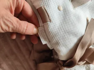 Saco para carrito bebé beige y blanco