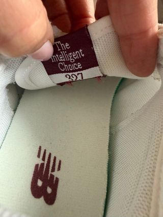 Deportivas New Balance Beige y granate