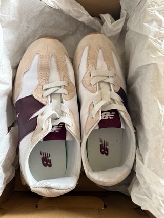 Deportivas New Balance Beige y granate