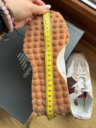 Deportivas New Balance Beige y granate
