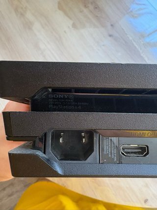 Play station 4 Pro 1tb